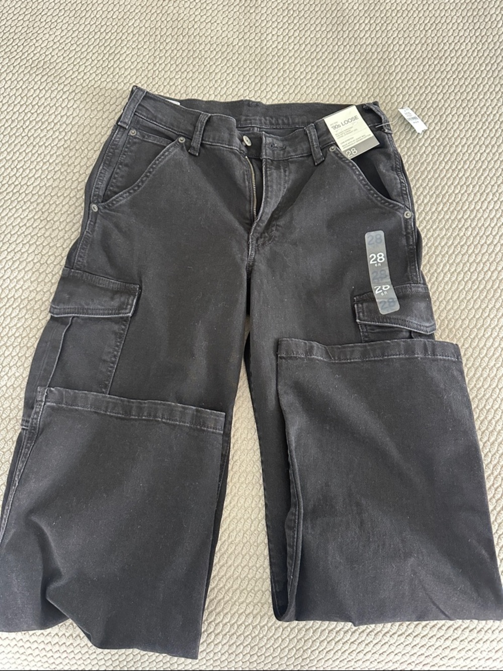 BNWT Women’s ‘90s Loose Mid Rise Black Jeans - Size 28